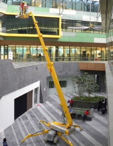 南山高空作業車、升降機與腳手架租賃 深圳本地服務與貨梯制造全解析